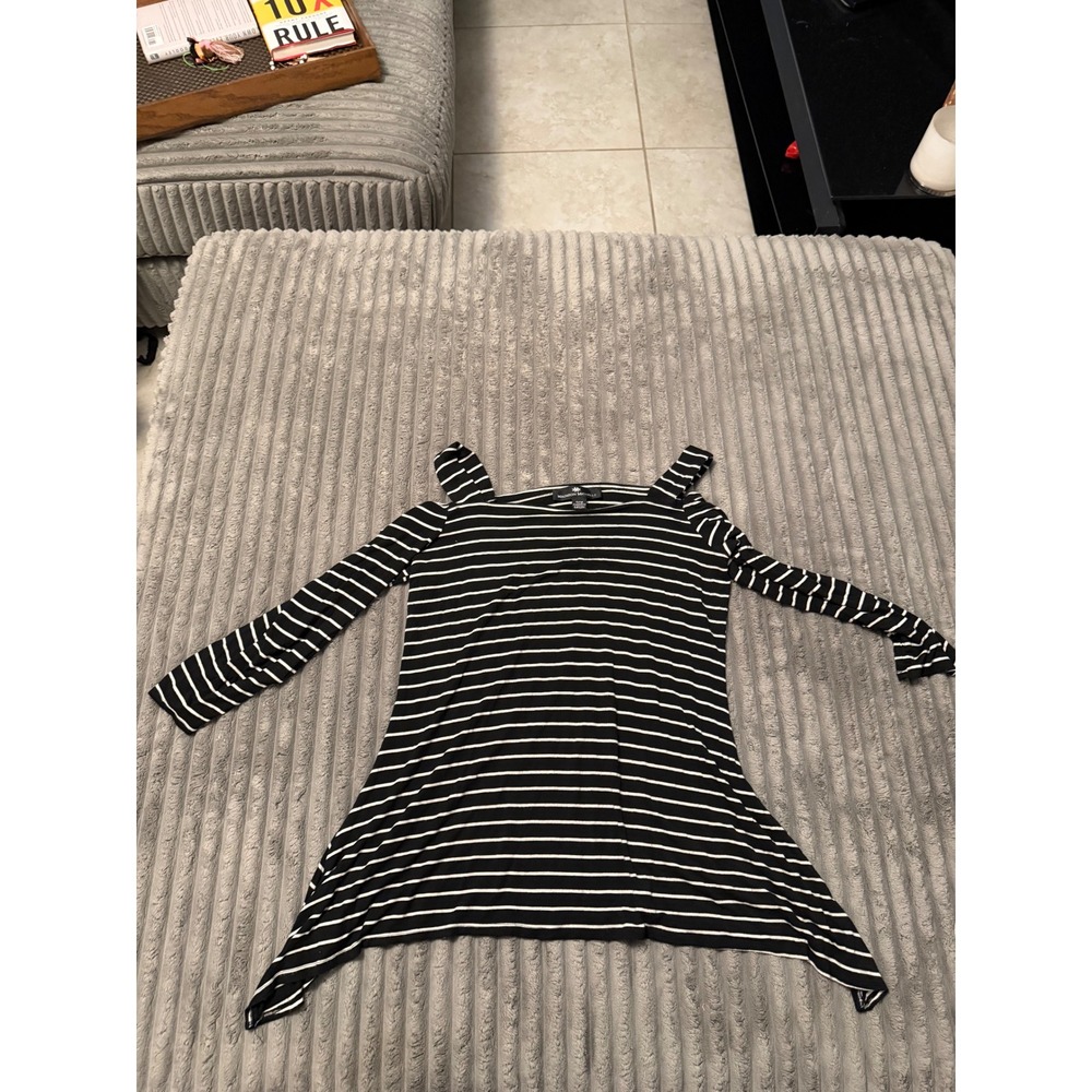 Madison Michelle Black White Striped Cold Shoulder Sharkbite Hem Tunic Top XL